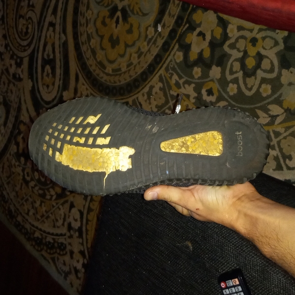 Adidas Yeezy Boost 350 v2 blacks sz 11 - Picture 10 of 11
